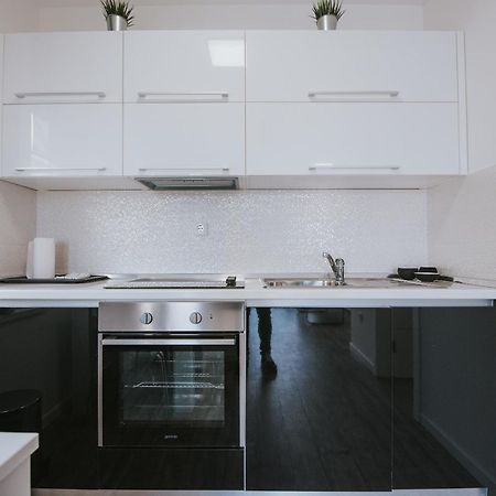Apartments & Rooms Danivan Pool Villas B Novalja Bilik gambar