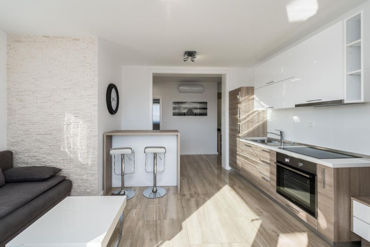 Apartments & Rooms Danivan Pool Villas B Novalja Luaran gambar
