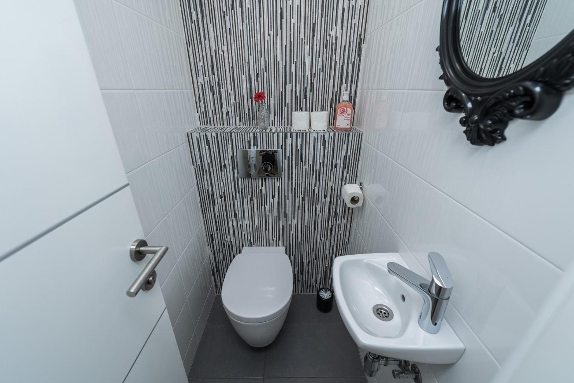 Apartments & Rooms Danivan Pool Villas B Novalja Bilik gambar