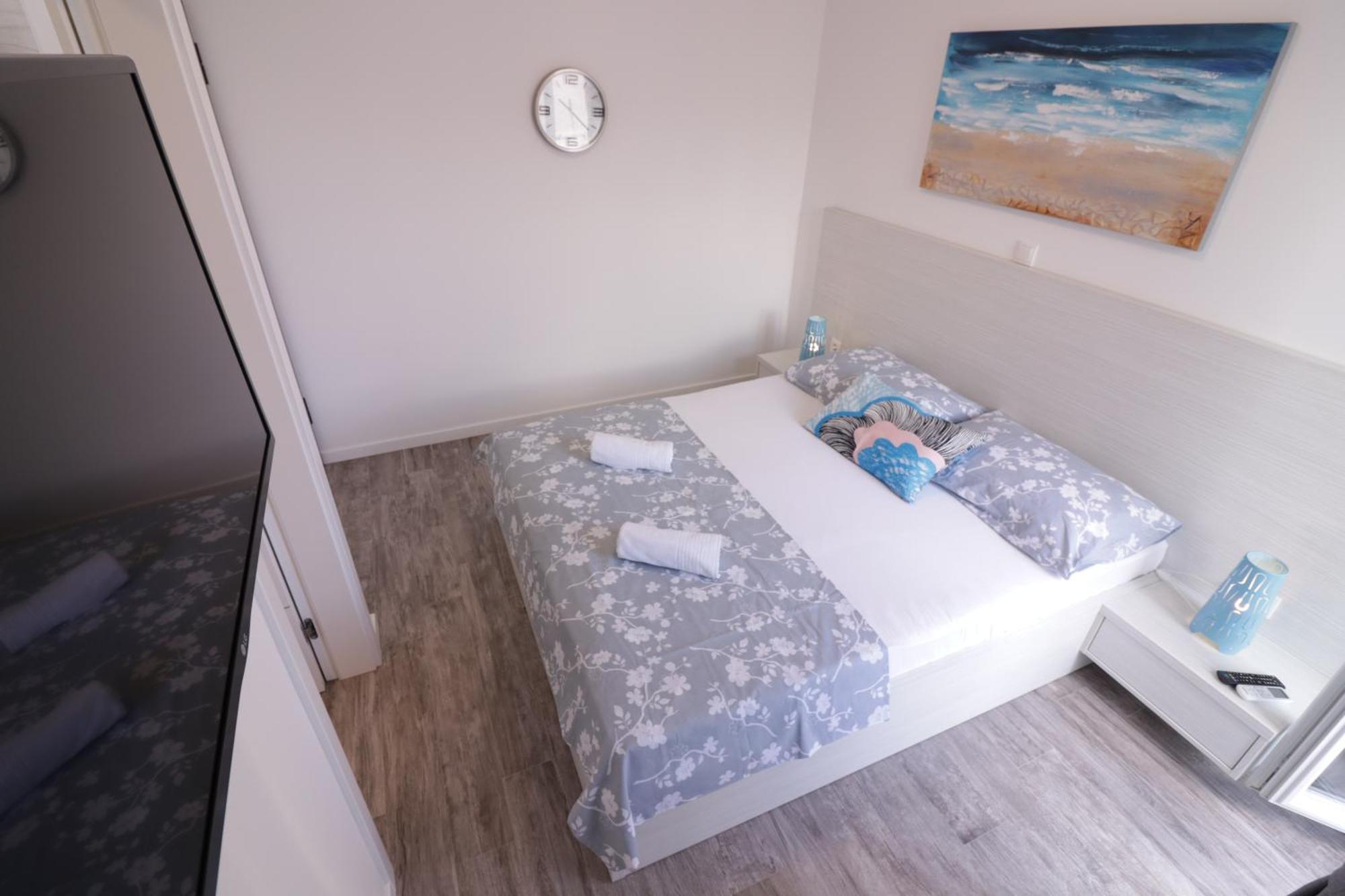 Apartments & Rooms Danivan Pool Villas B Novalja Bilik gambar