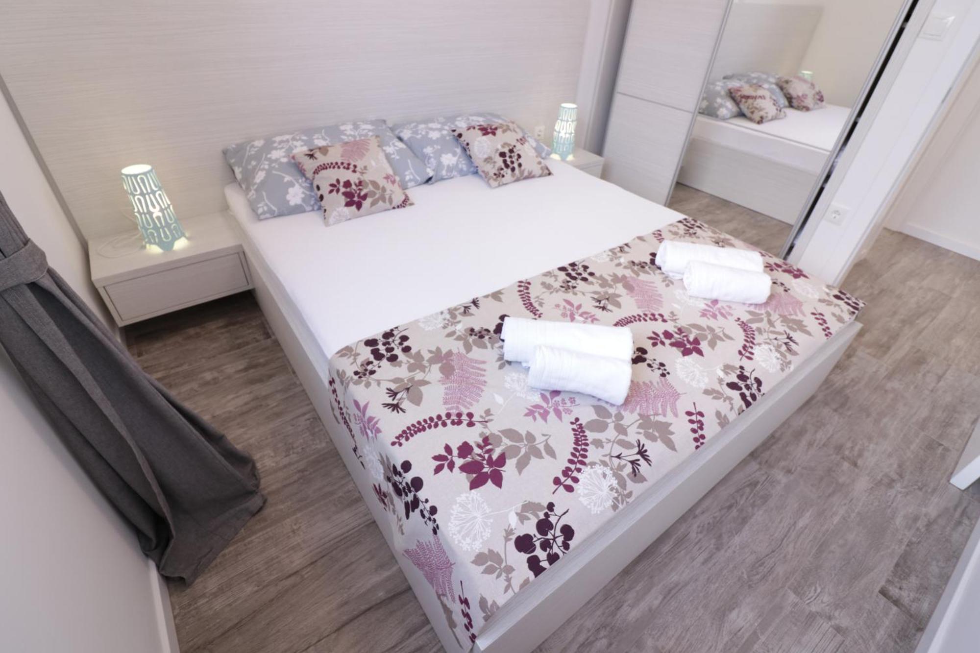 Apartments & Rooms Danivan Pool Villas B Novalja Bilik gambar